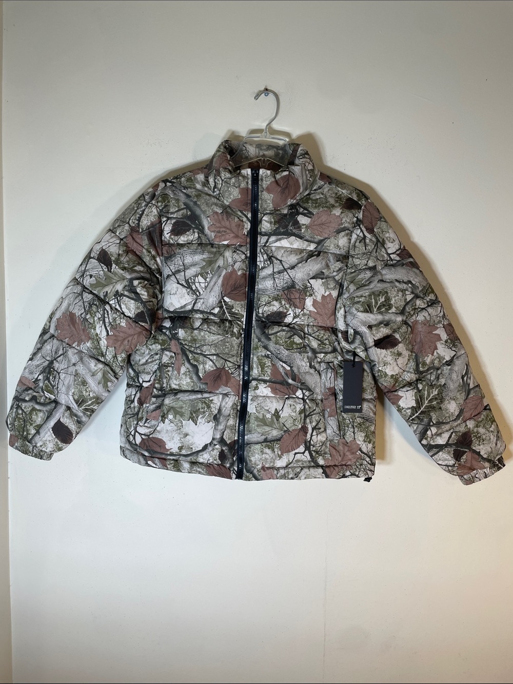 Forever 21 Camo Leaf Puffer Quilted Jacket - Brown & Green. Men’s S. NWT.